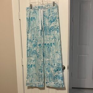 Lilly Pulitzer Blue and White Patterned Lounge Pants Size-M